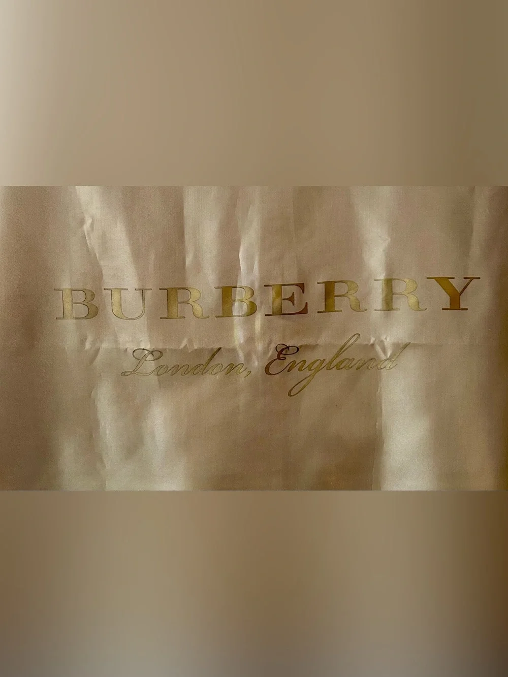 100% Authentic Burberry London England Luxurious Garment Bag British Khaki